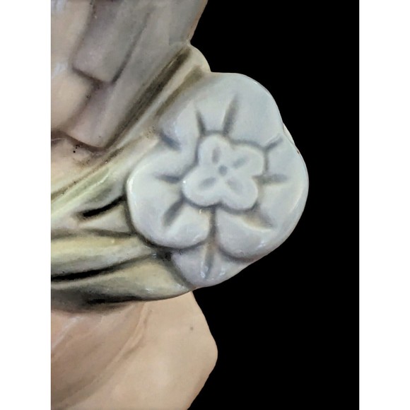 2 Vintage Porcelain Geisha Figurines Ball Flowers 6.5" Tall Blue Bows Taiwan - Picture 7 of 10